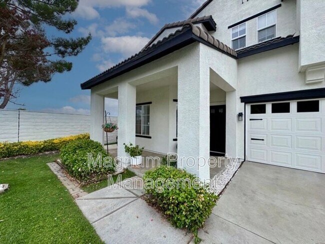 Building Photo - 32358 Gardenvail Dr