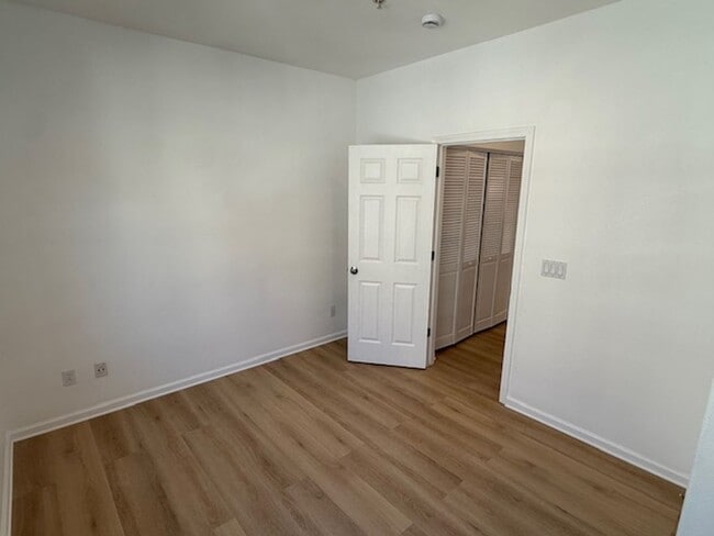 Building Photo - 3-Bedroom Townhome in Central Richmond Near Richmond BART Station