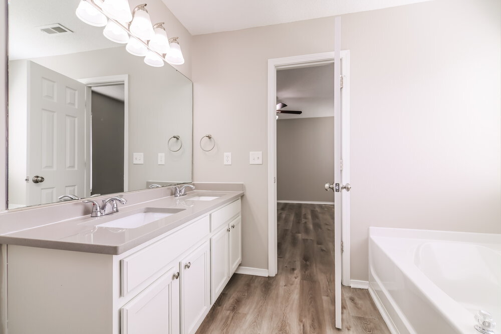 Building Photo - 3168 Varcroft Rd