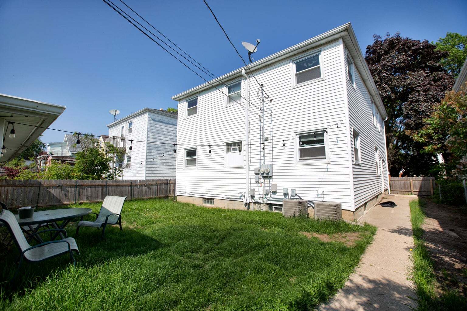 Building Photo - 531 S 74th St