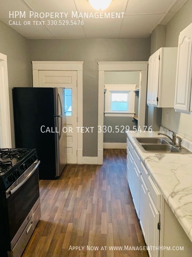 Building Photo - 515 Sumner St