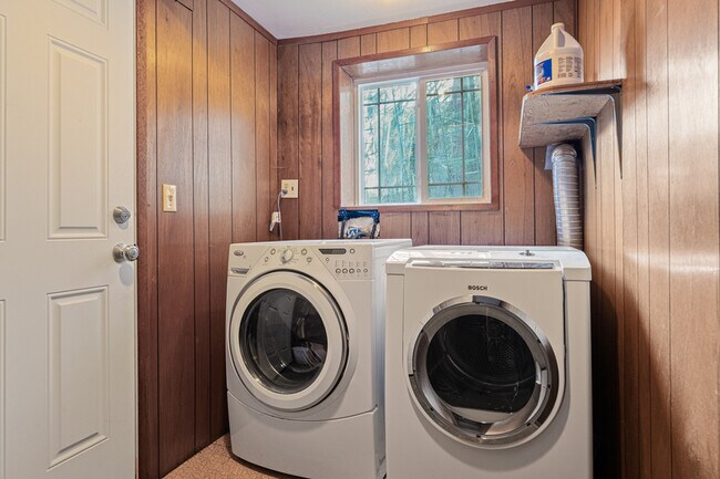 Building Photo - 415 N 179th Pl