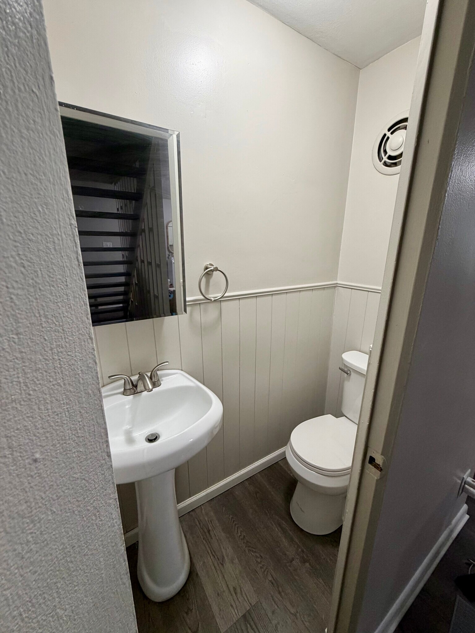 Building Photo - 24 Tower Hill Ct