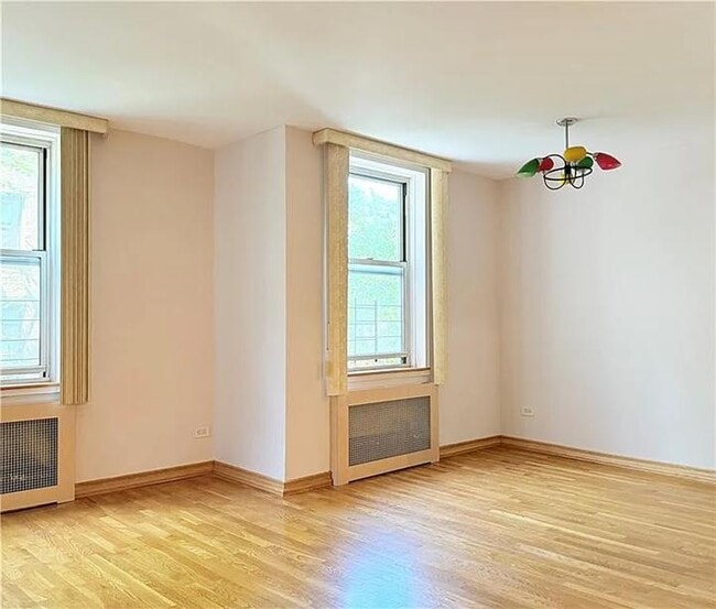 Building Photo - 2678 Ocean Ave