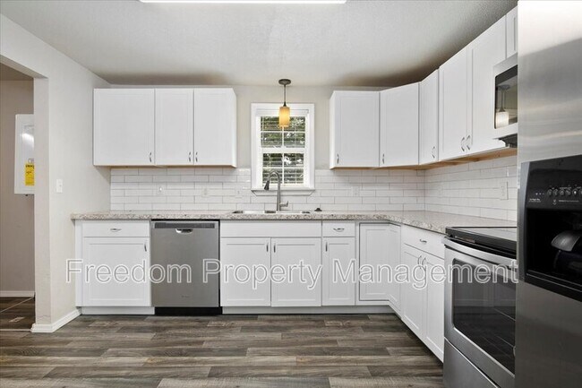 Building Photo - 420 S Garland St
