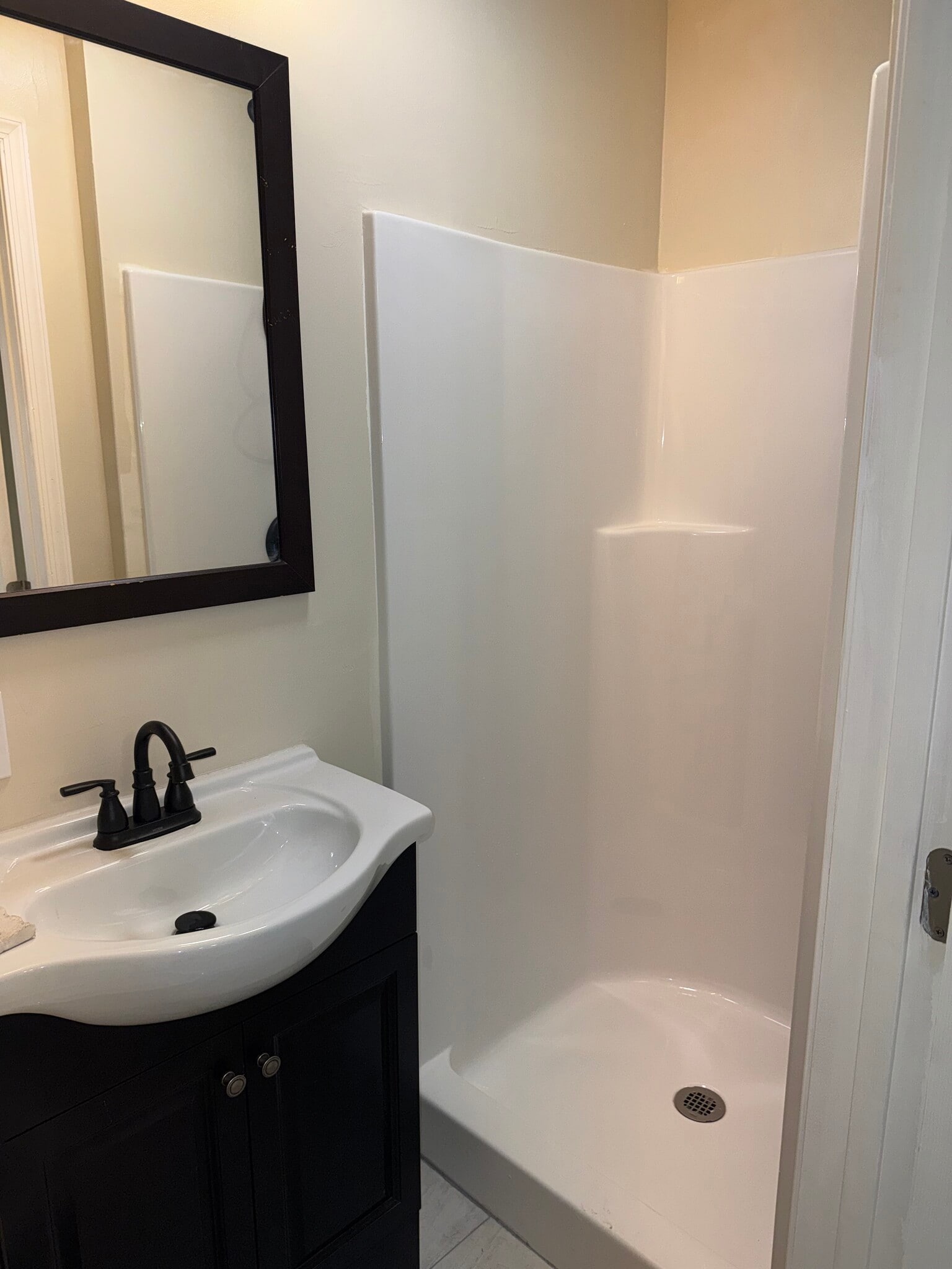 Building Photo - 901 Haledon Rd