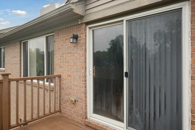 Building Photo - 620 Bristol Dr