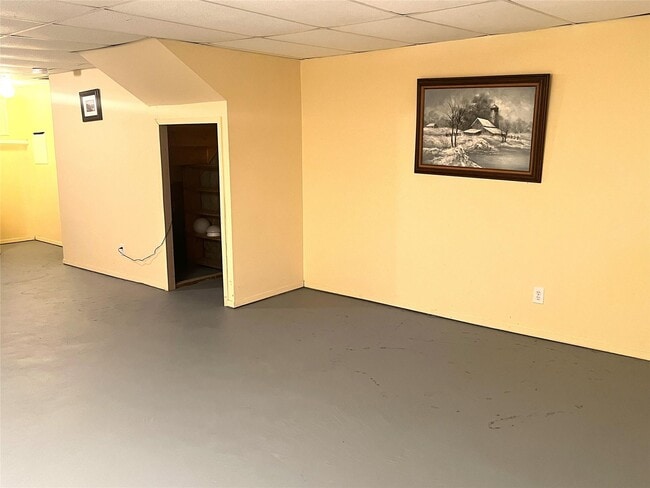 Building Photo - 40 Commodore Cir