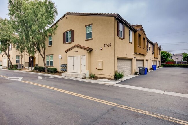 Building Photo - Fantastic 4 Bedroom House in Central San Diego Available in August!!
