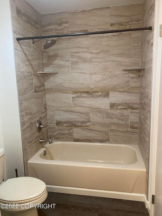 Building Photo - Beautifully Updated 2 Bed/1.5 Bath Condo with Garage!