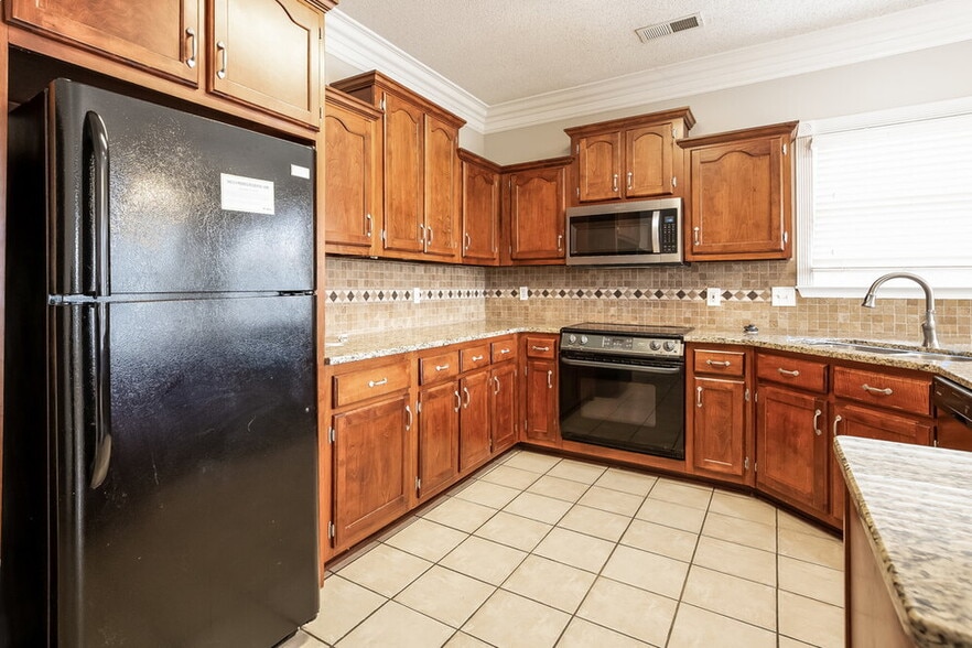 Building Photo - 4797 Stone Cross Dr