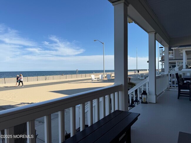 Building Photo - 275 Beach Front