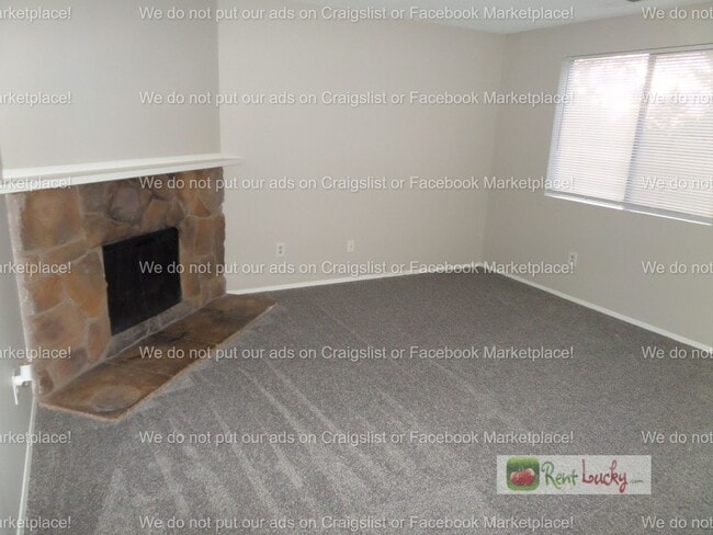 Building Photo - Freshly Updated 3-Bedroom Duplex w/Attached Garage in Great Federal Way Location!!