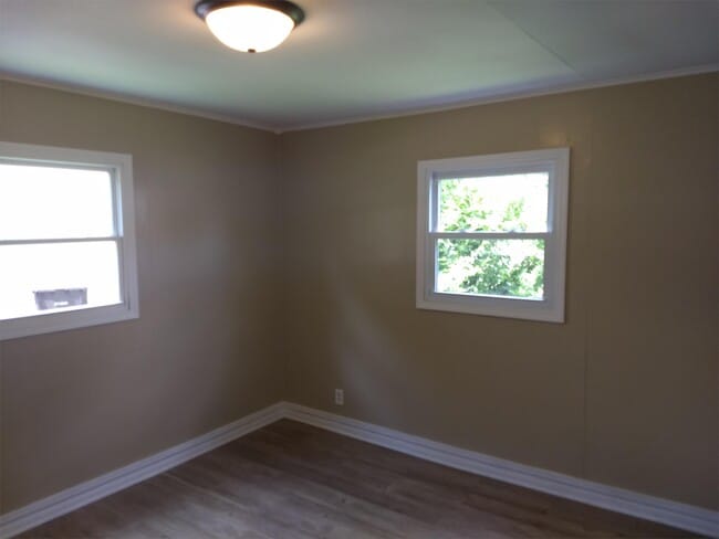 Building Photo - 1944 Elm St