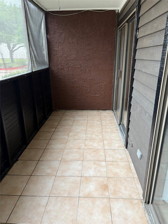 Building Photo - 3055 Walnut Bend Ln