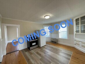 Building Photo - 68 Laval St