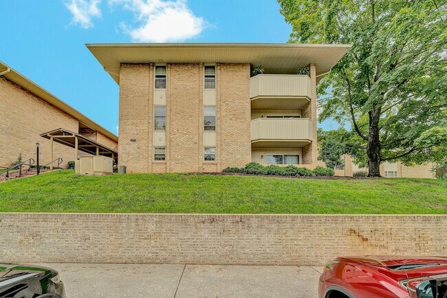 Building Photo - 5260 Crossbow Cir