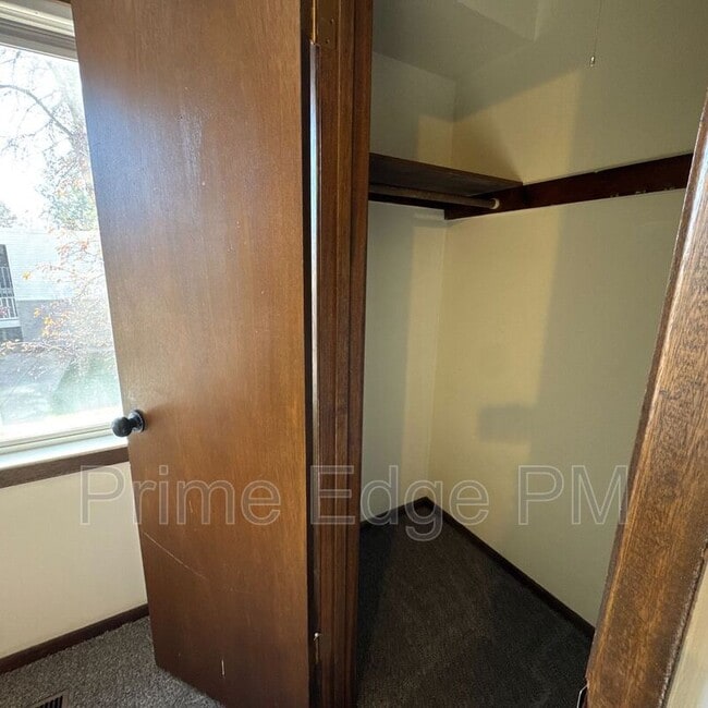 Building Photo - 6235 Holdrege St