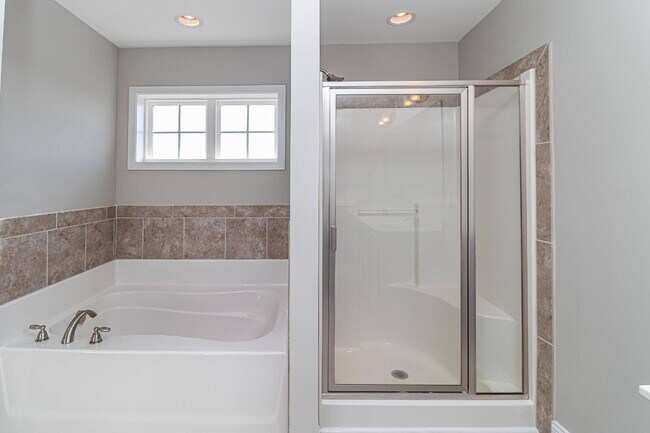 Building Photo - STUNNING & SPACIOUS! GANDER LAKE 4 BR | 3 BA IN PIKEVILLE SCHOOL DISTRICT *LAWN CARE INCLUDED!*