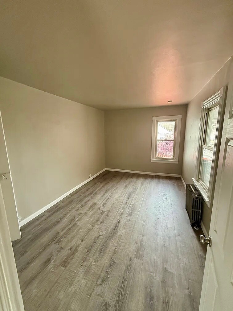 Building Photo - 142 Beckley St