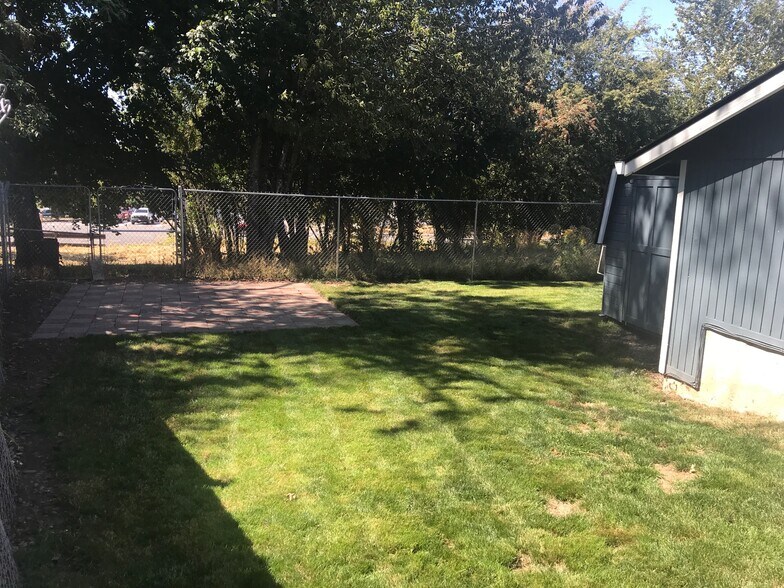 Side Yard with Patio - 1237 SE Olvera Pl