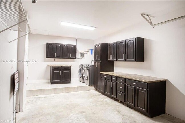 Building Photo - 7940 SW 163rd Pl