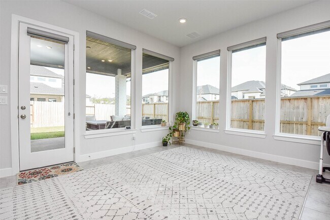 Building Photo - 8906 Luddenham Lilac Ln