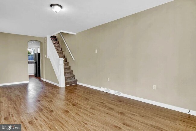 Building Photo - 3 Bedroom in South Harrisburg