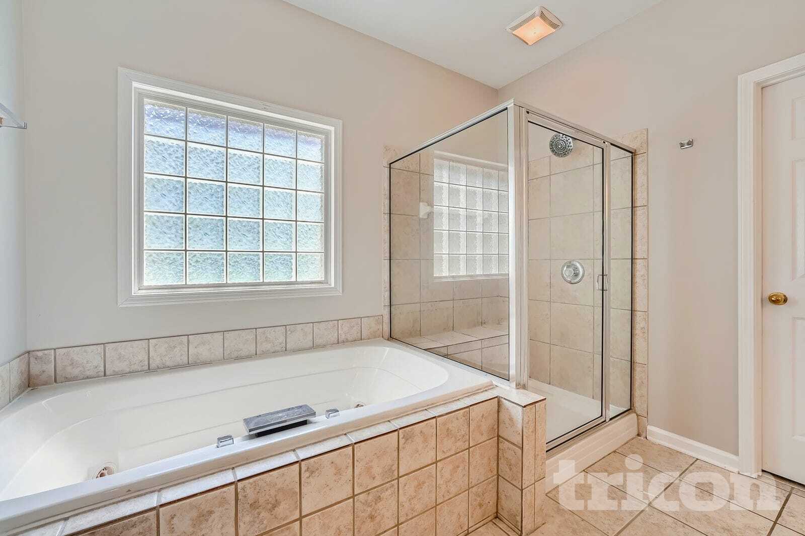 Building Photo - 4153 Ashland Cir