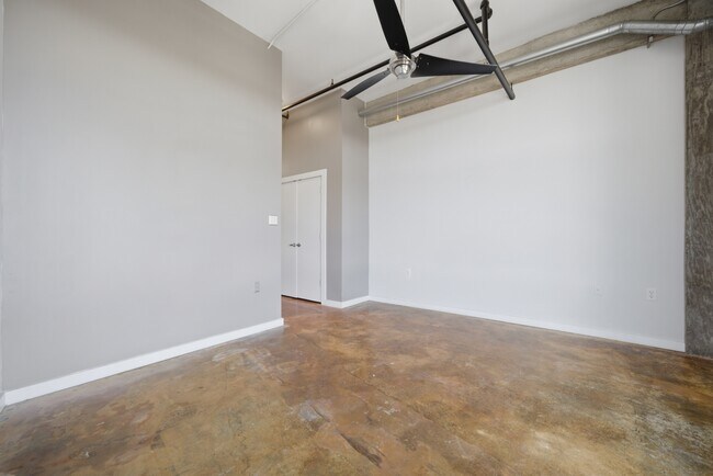 Building Photo - 415 St Pauls Blvd