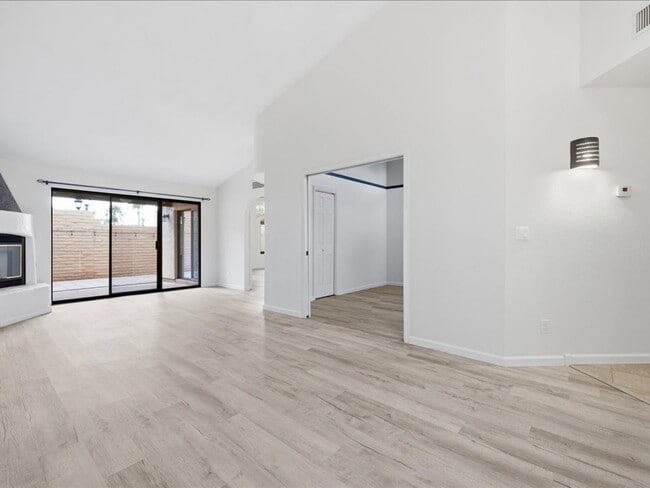 Building Photo - 10111 Spyglass