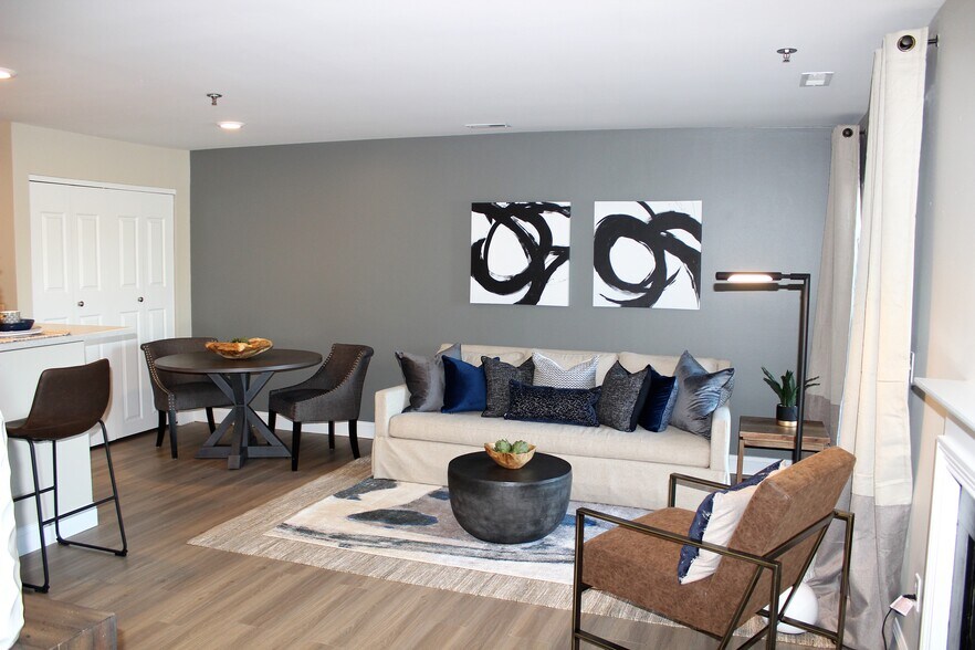 Polo Downs Apartments 1135 London Circle Ln Fenton MO 63026