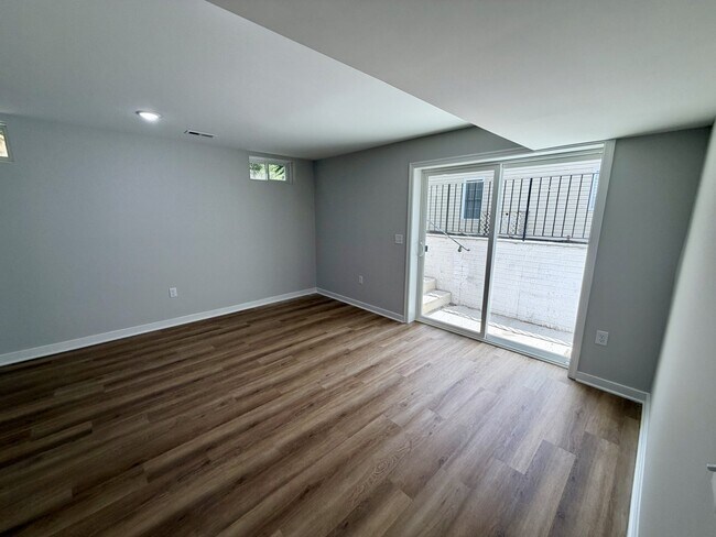 Building Photo - 401 Birdie Rd