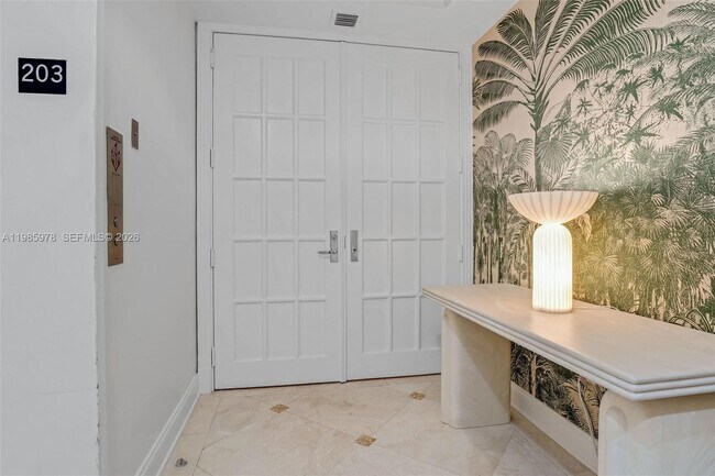 Building Photo - 725 Crandon Blvd