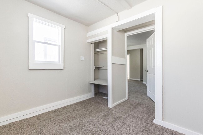 Building Photo - Newly remodeled 2 bedroom 1 bath home