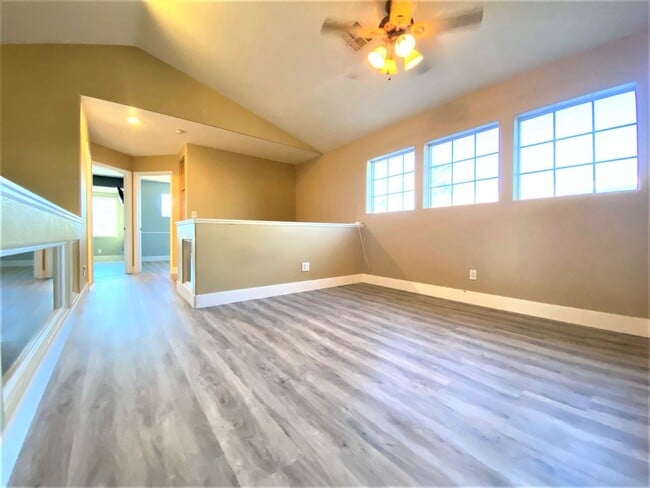 Building Photo - 8013 Coral Point Ave