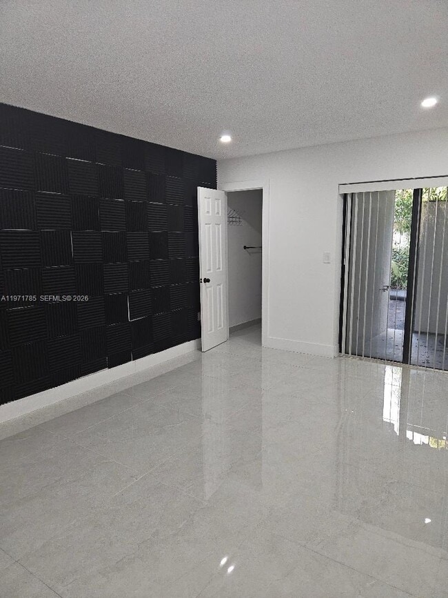 Building Photo - 20543 SW 92 #20543 Cutler Bay, FL 33189