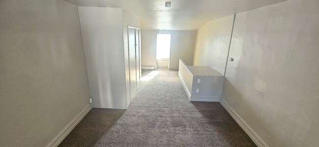 Building Photo - 3-Bedroom/1-Bathroom Home in Allentown