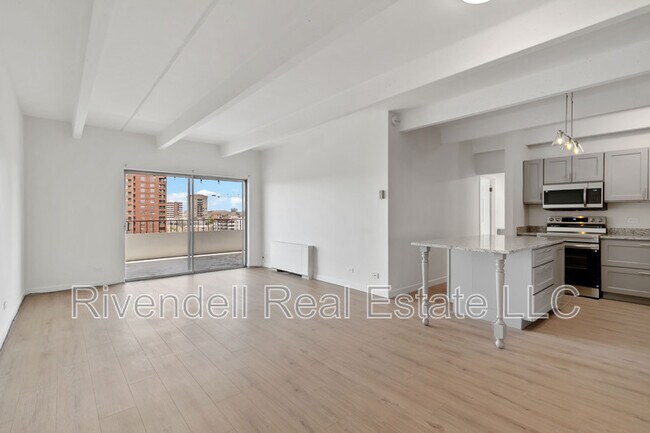 Building Photo - 130 N Pearl St