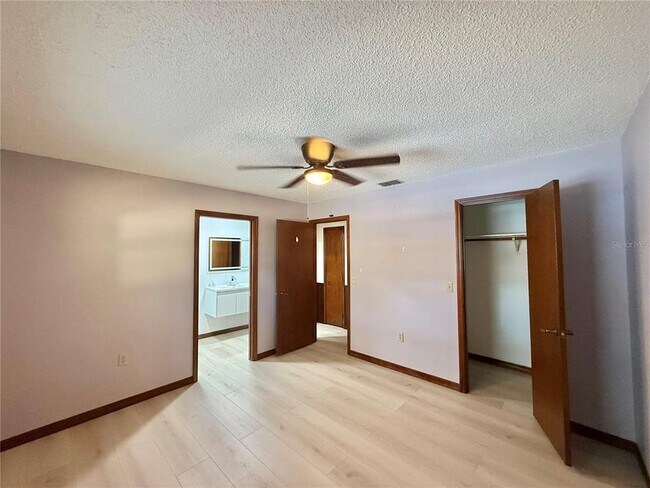 Building Photo - 2503 Woodhaven Ct