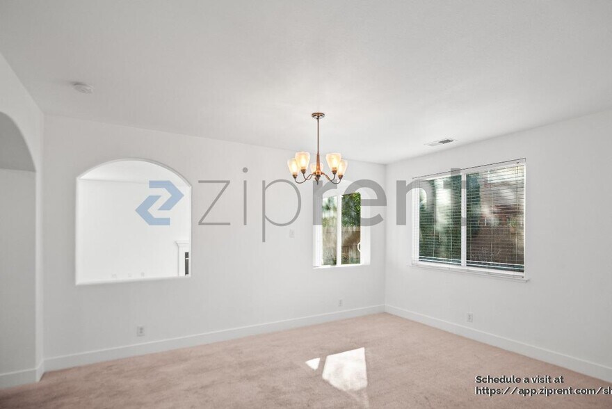 Building Photo - 207 Barcelona Dr