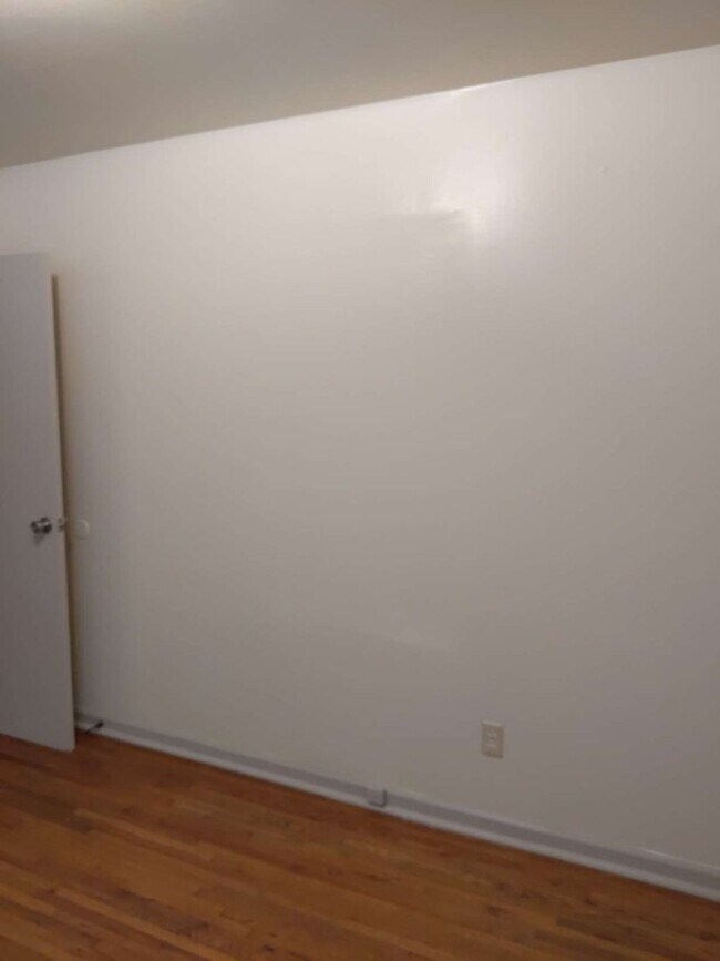 Building Photo - 2 Bed, 1 Bath Ready for Rent!