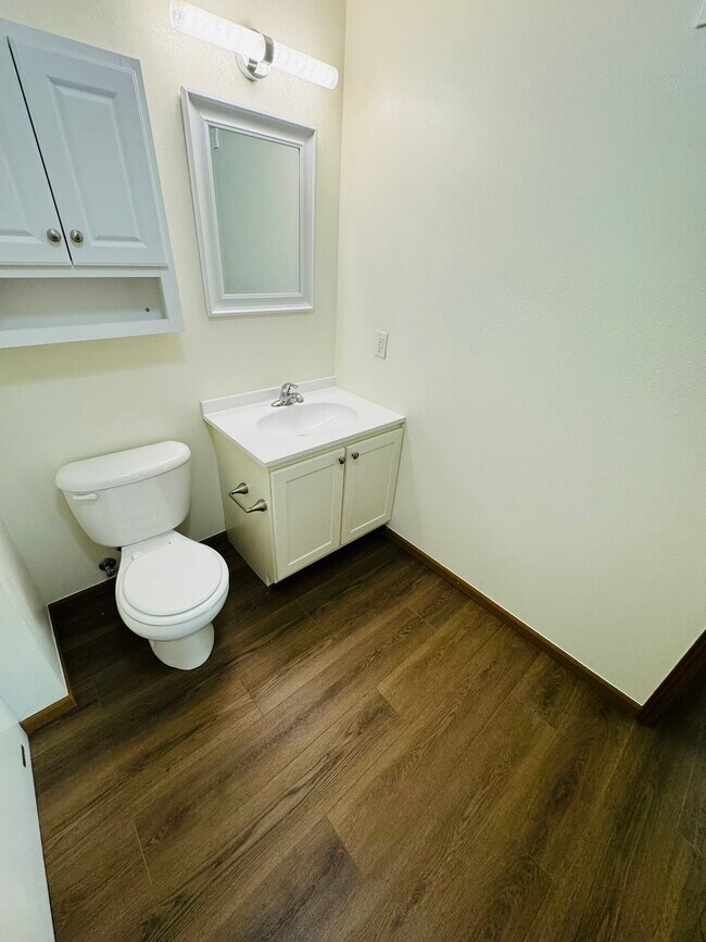 Building Photo - 245 Beaver Kreek Center