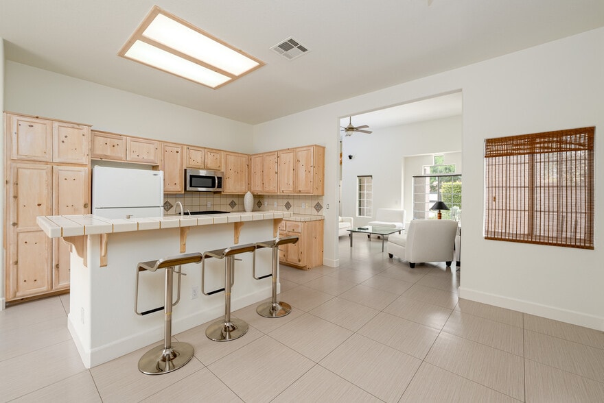 Building Photo - 30106 Avenida Alvera