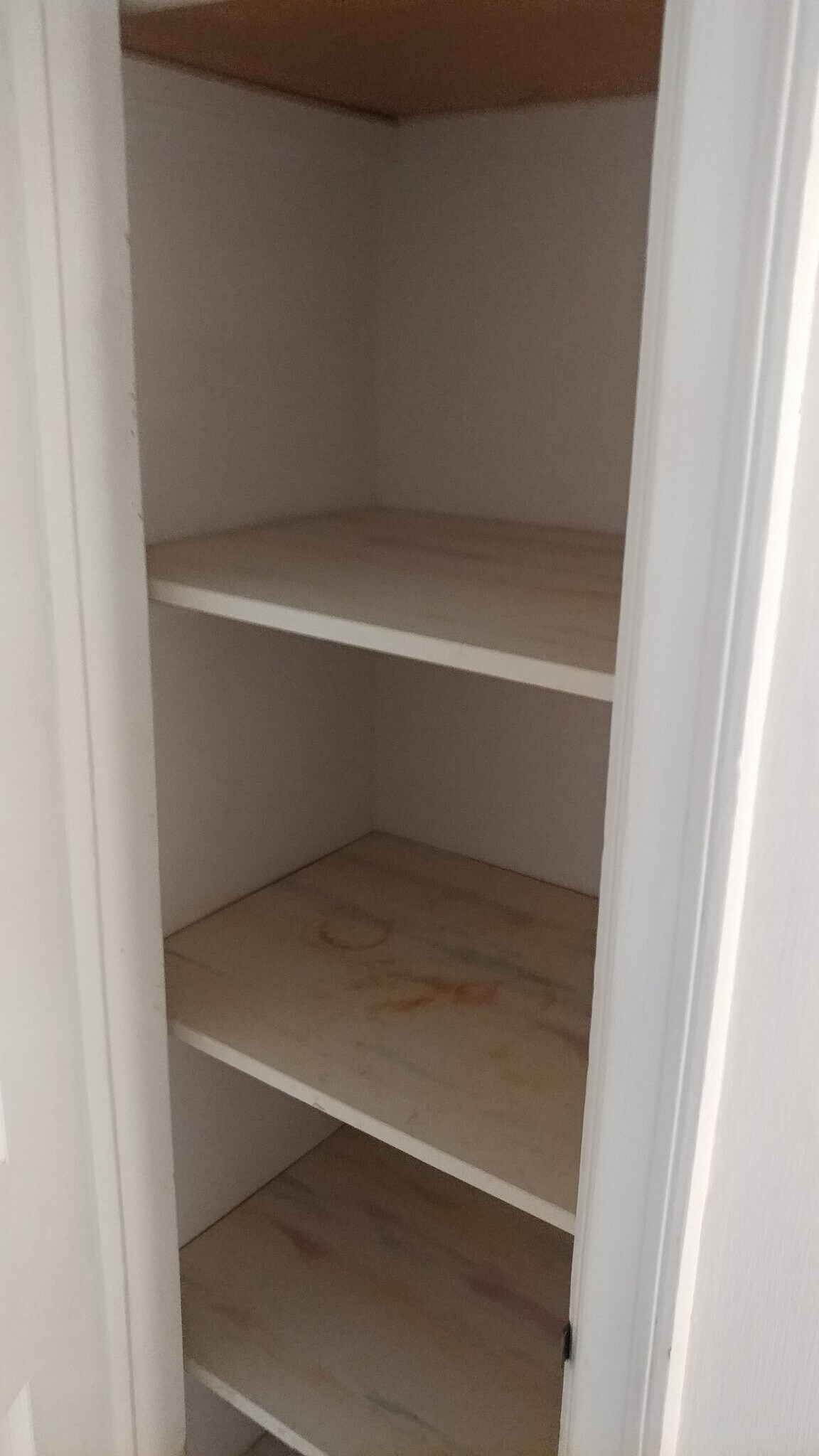 Linen Closet - 6216 W 34th St