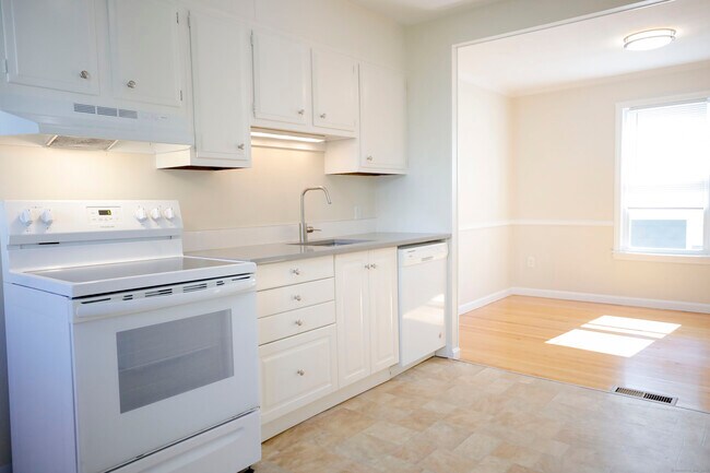 Building Photo - 85 Ivy St