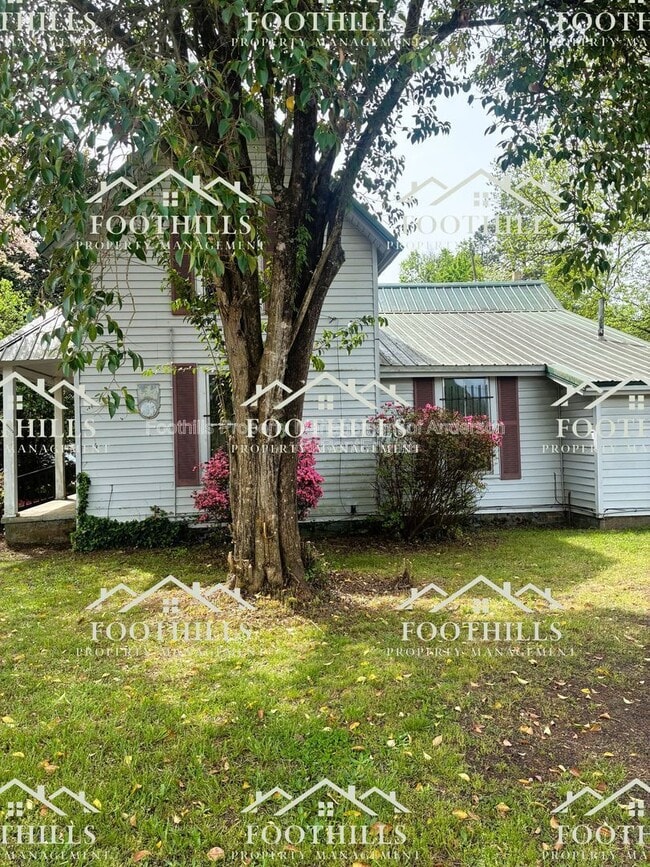 Building Photo - 319 B St