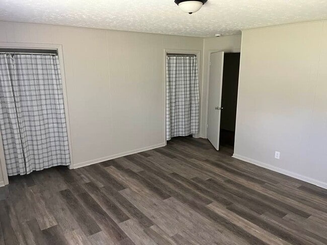 Building Photo - Spacious 4BR Renovated Home for Rent in Pi...