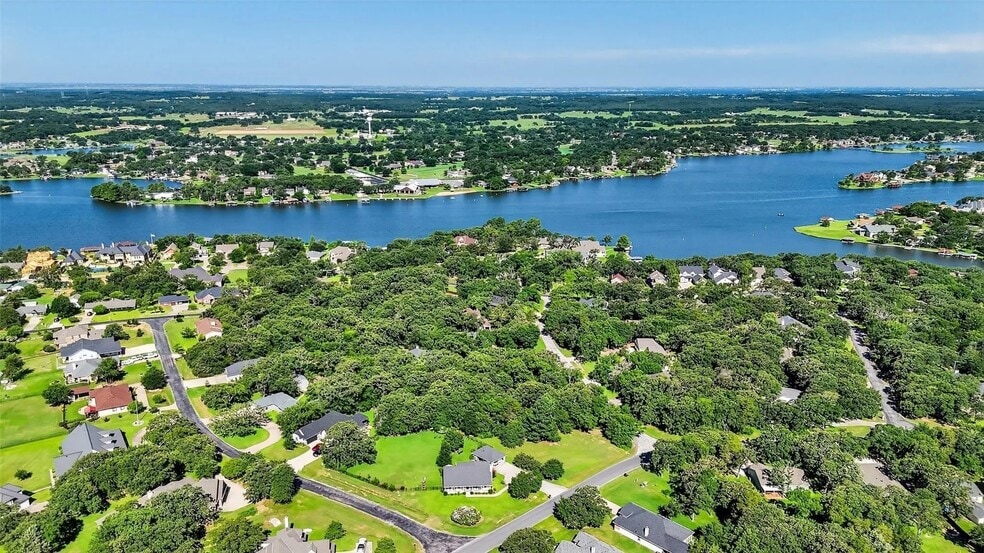 Building Photo - 122 Comanche Dr