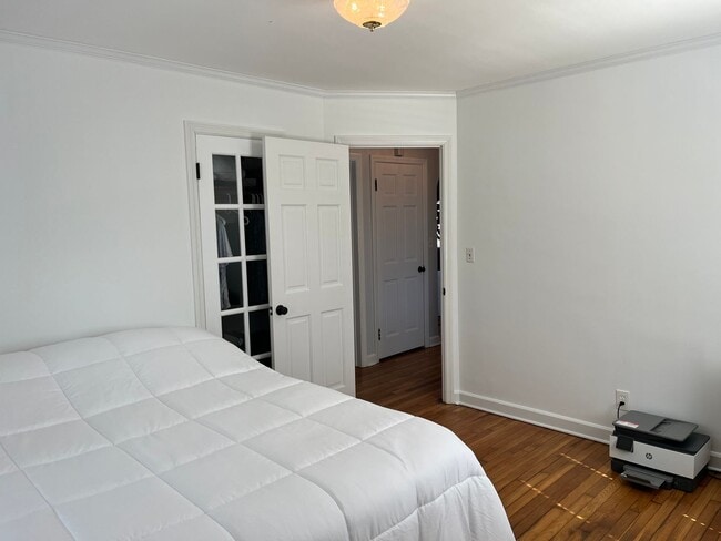 Building Photo - 3 Bedroom 2 Bath House Near Southport